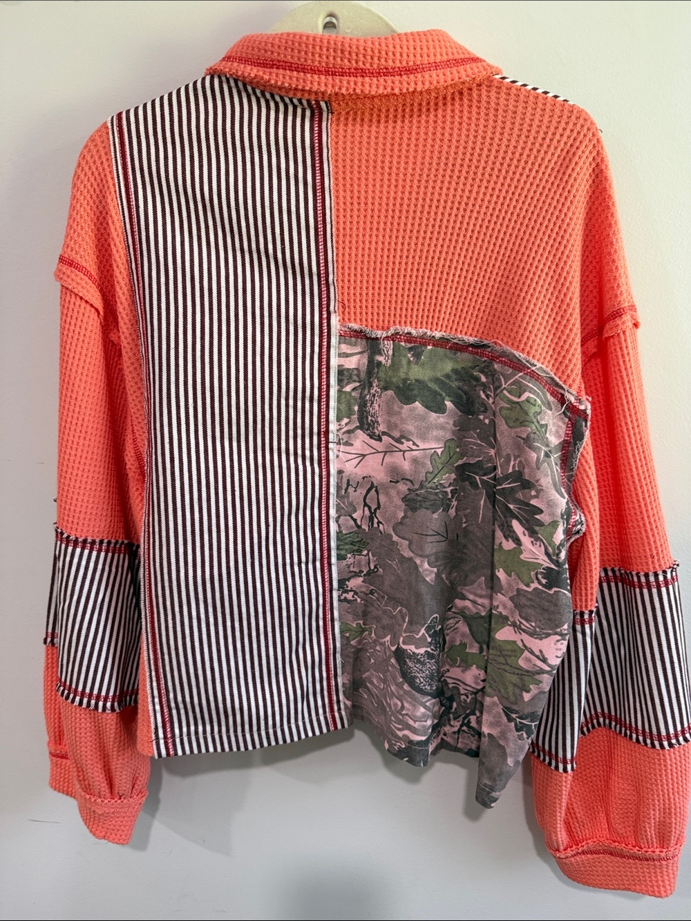 POL Coral/Camo Mixed-Panel Button-Front Shirt - Picture 9 of 10